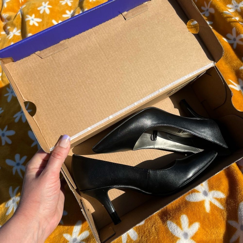 east 5th EF DORIT Heels in Black Size 5.5 EUC MSRP $55! Pointed Toe Pumps